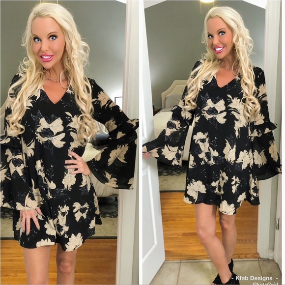 LAST 1! Stunning Back Detail Bell Sleeve Dress! - Picture 2 of 4